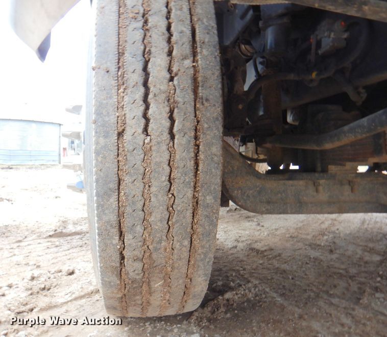 image for item DM6063 2013 Caterpillar CT660L  semi truck