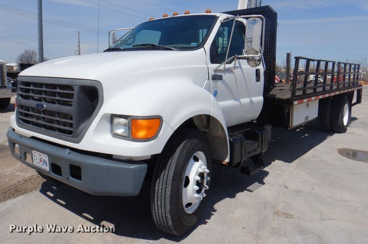 image for item DM6078 2000 Ford F650 Super Duty  flatbed truck