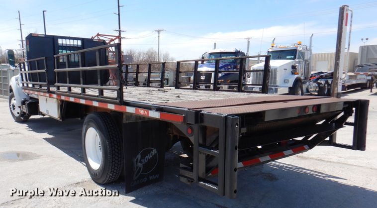 image for item DM6078 2000 Ford F650 Super Duty  flatbed truck