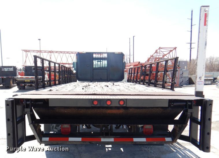 image for item DM6078 2000 Ford F650 Super Duty  flatbed truck