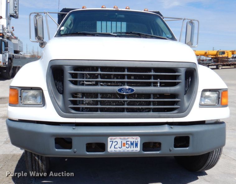 image for item DM6078 2000 Ford F650 Super Duty  flatbed truck