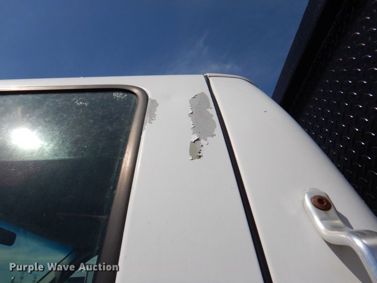 image for item DM6078 2000 Ford F650 Super Duty  flatbed truck