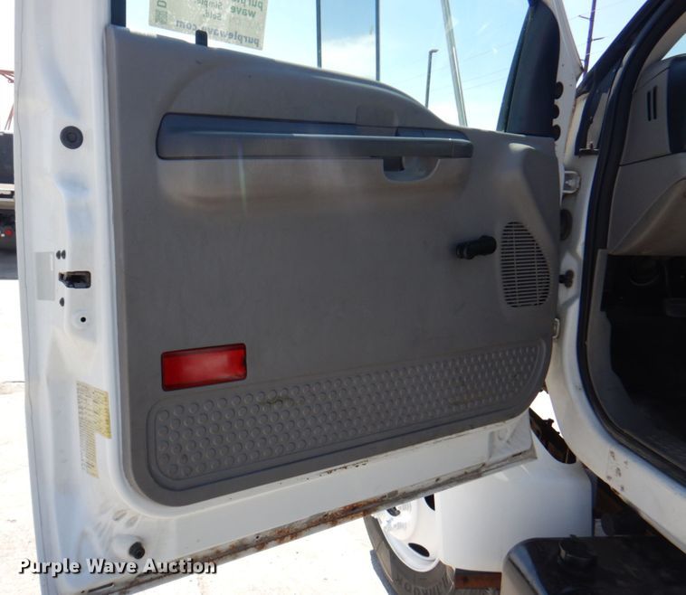 image for item DM6078 2000 Ford F650 Super Duty  flatbed truck