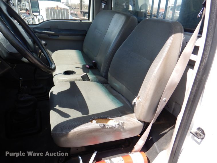 image for item DM6078 2000 Ford F650 Super Duty  flatbed truck