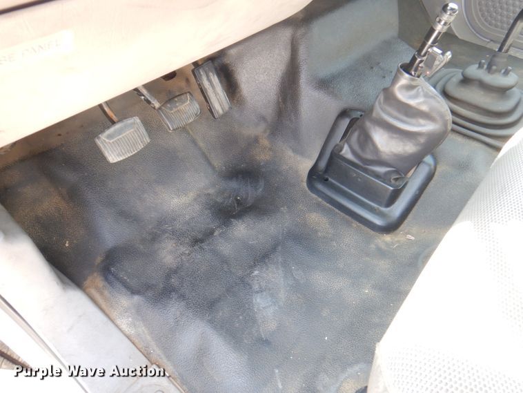 image for item DM6078 2000 Ford F650 Super Duty  flatbed truck