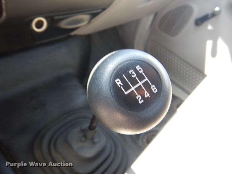 image for item DM6078 2000 Ford F650 Super Duty  flatbed truck