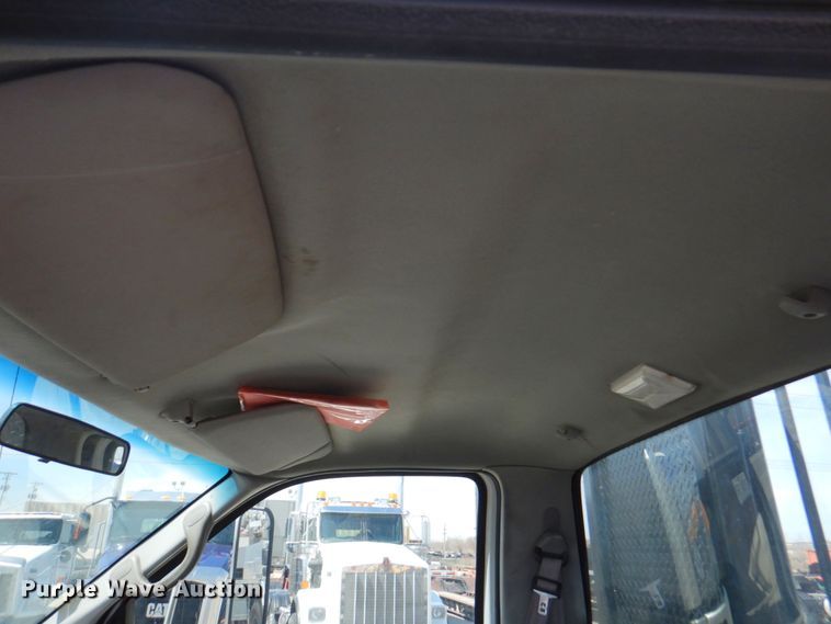 image for item DM6078 2000 Ford F650 Super Duty  flatbed truck