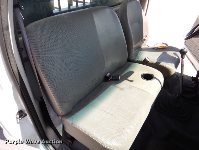 image for item DM6078 2000 Ford F650 Super Duty  flatbed truck