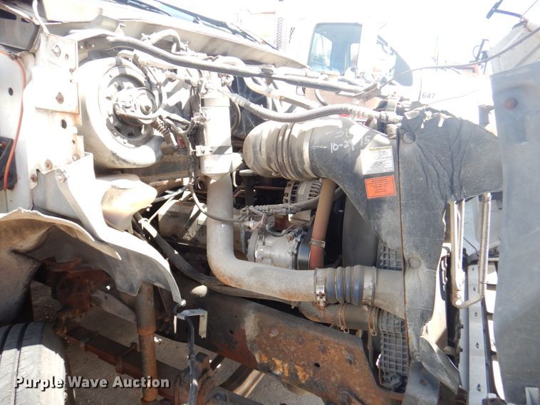 image for item DM6078 2000 Ford F650 Super Duty  flatbed truck