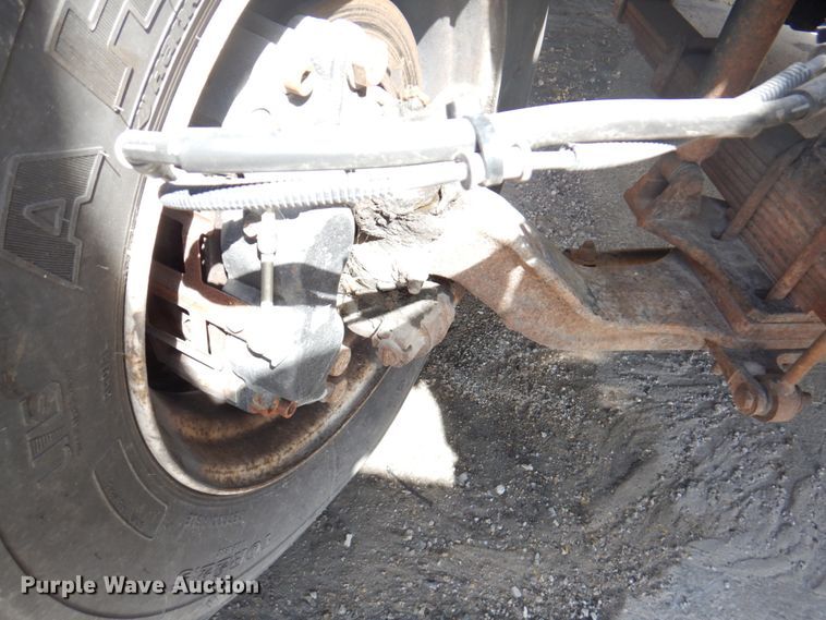 image for item DM6078 2000 Ford F650 Super Duty  flatbed truck