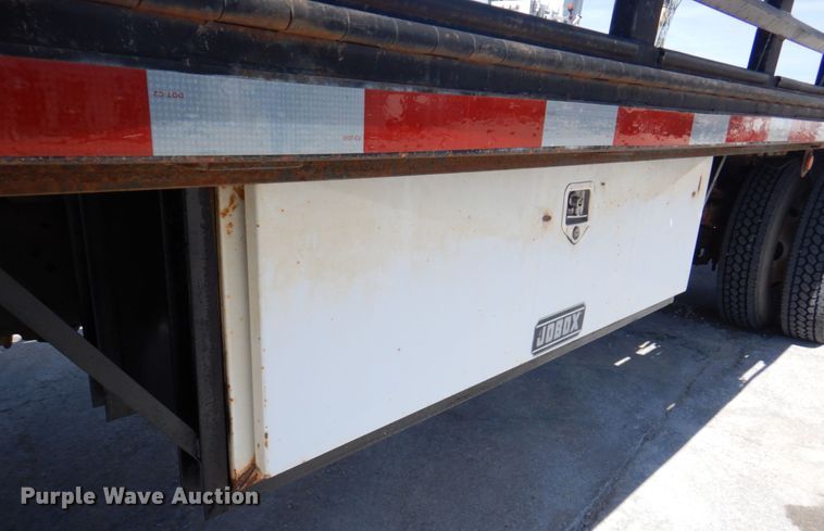 image for item DM6078 2000 Ford F650 Super Duty  flatbed truck