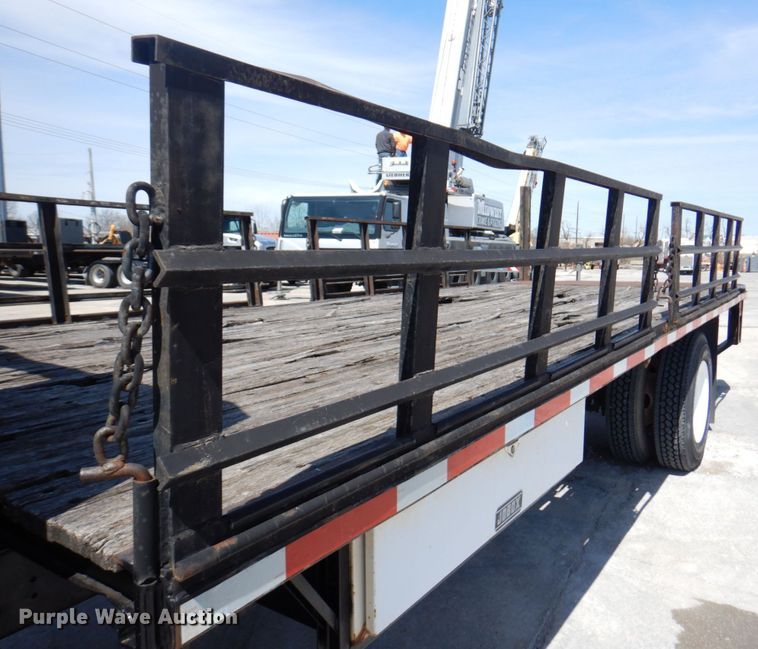 image for item DM6078 2000 Ford F650 Super Duty  flatbed truck