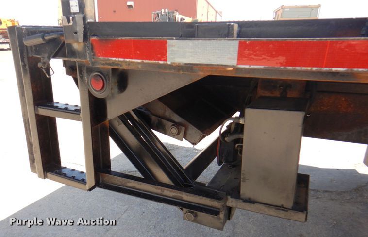 image for item DM6078 2000 Ford F650 Super Duty  flatbed truck