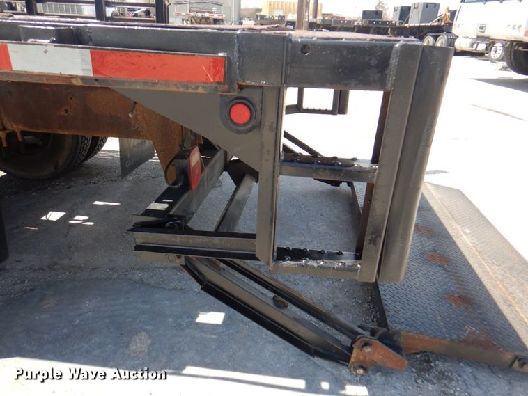 image for item DM6078 2000 Ford F650 Super Duty  flatbed truck