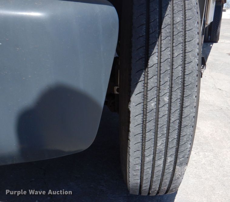 image for item DM6078 2000 Ford F650 Super Duty  flatbed truck