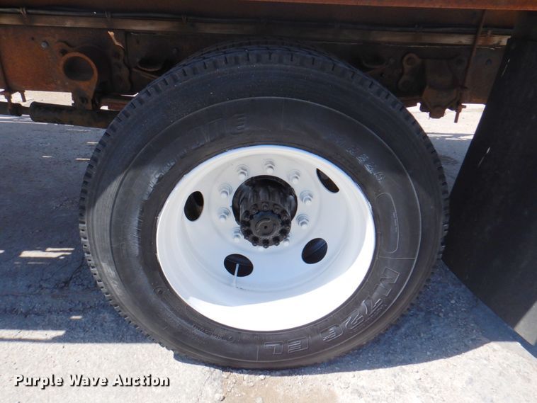 image for item DM6078 2000 Ford F650 Super Duty  flatbed truck