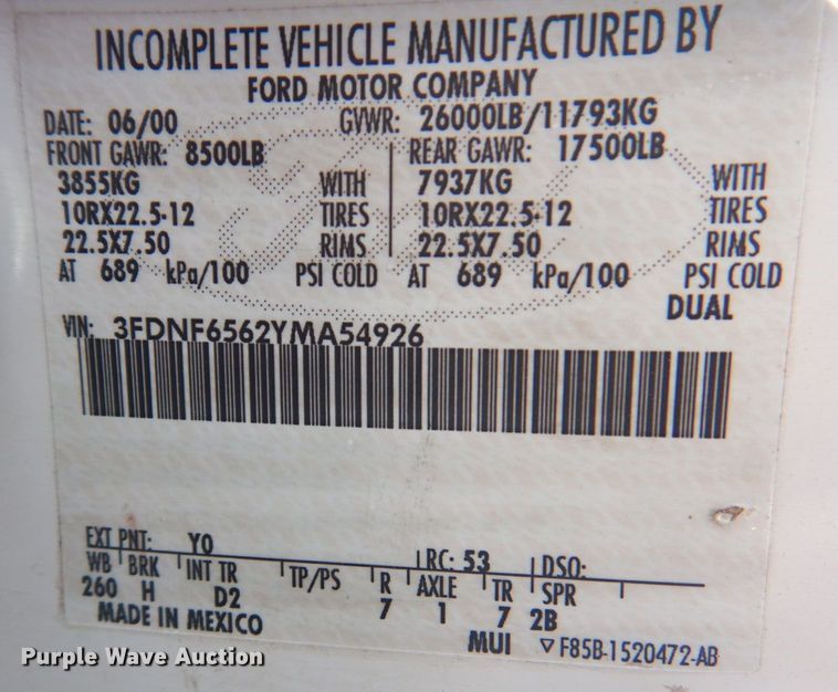 image for item DM6078 2000 Ford F650 Super Duty  flatbed truck