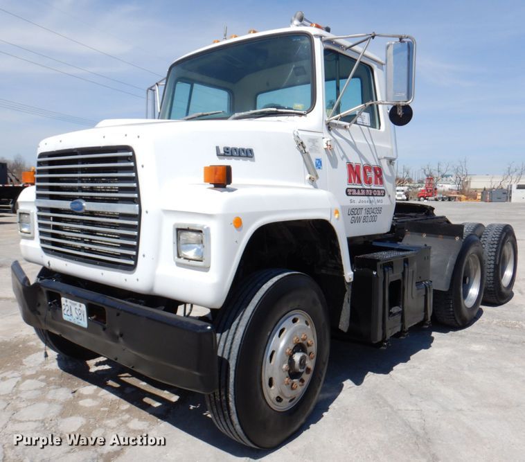 image for item DM6079 1988 Ford L9000  semi truck