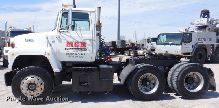 image for item DM6079 1988 Ford L9000  semi truck