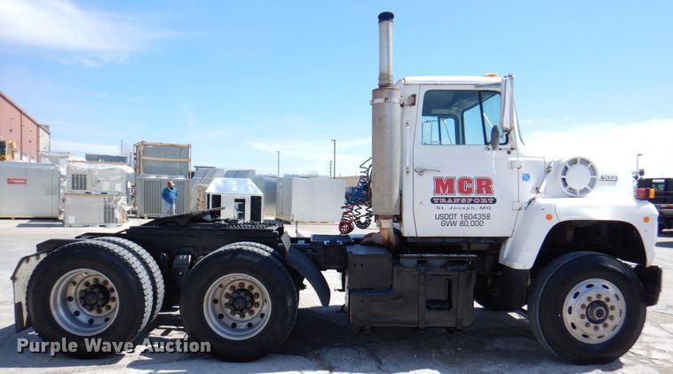 image for item DM6079 1988 Ford L9000  semi truck