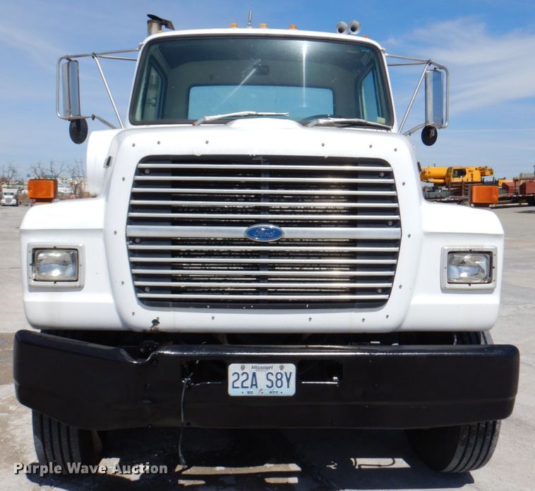 image for item DM6079 1988 Ford L9000  semi truck