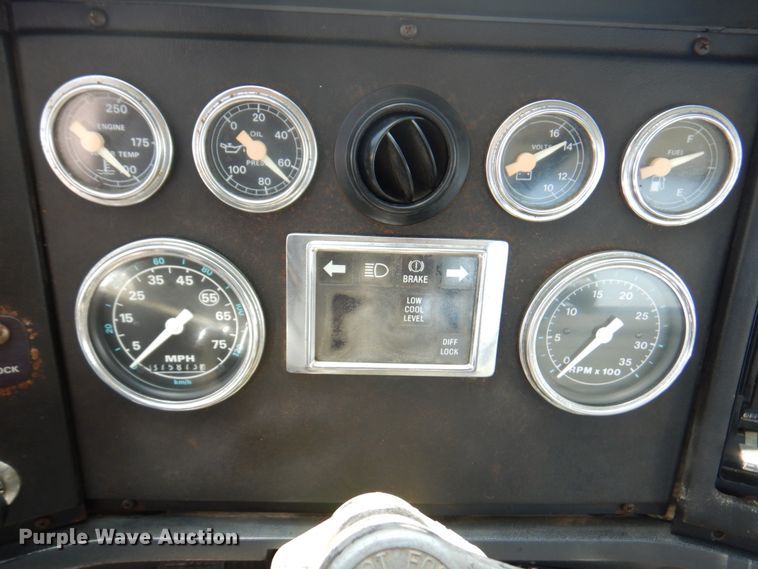 image for item DM6079 1988 Ford L9000  semi truck