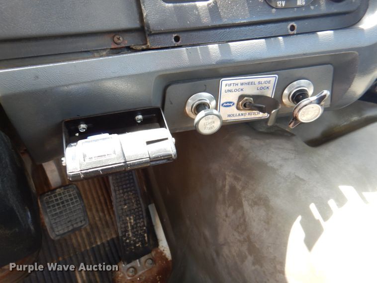 image for item DM6079 1988 Ford L9000  semi truck