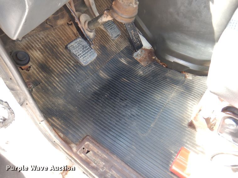 image for item DM6079 1988 Ford L9000  semi truck