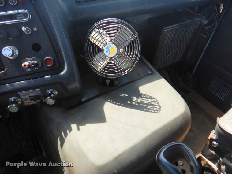 image for item DM6079 1988 Ford L9000  semi truck