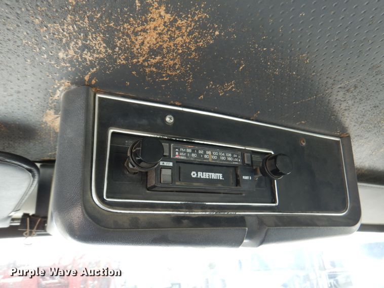 image for item DM6079 1988 Ford L9000  semi truck