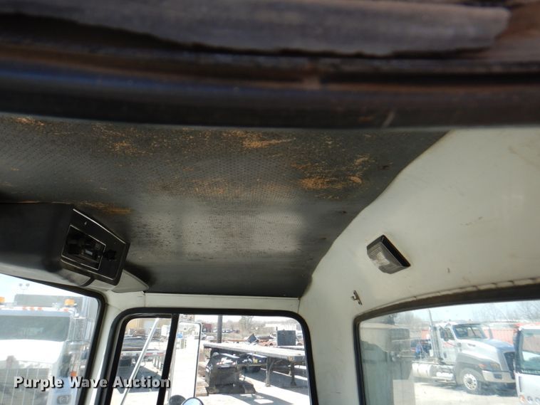 image for item DM6079 1988 Ford L9000  semi truck