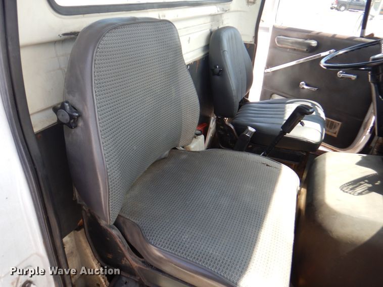 image for item DM6079 1988 Ford L9000  semi truck