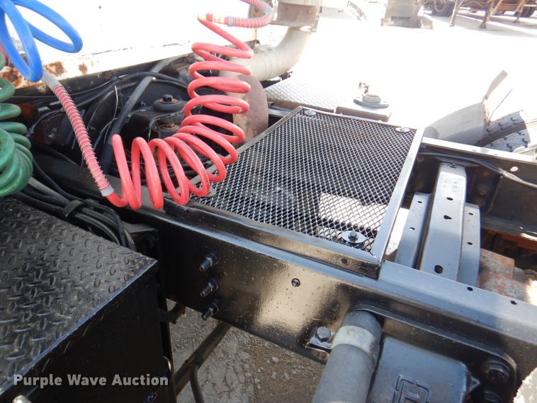 image for item DM6079 1988 Ford L9000  semi truck