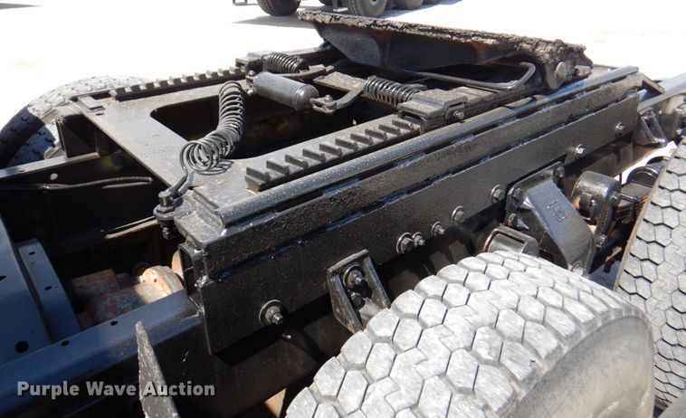 image for item DM6079 1988 Ford L9000  semi truck