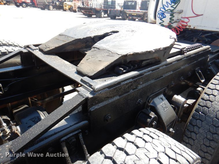 image for item DM6079 1988 Ford L9000  semi truck