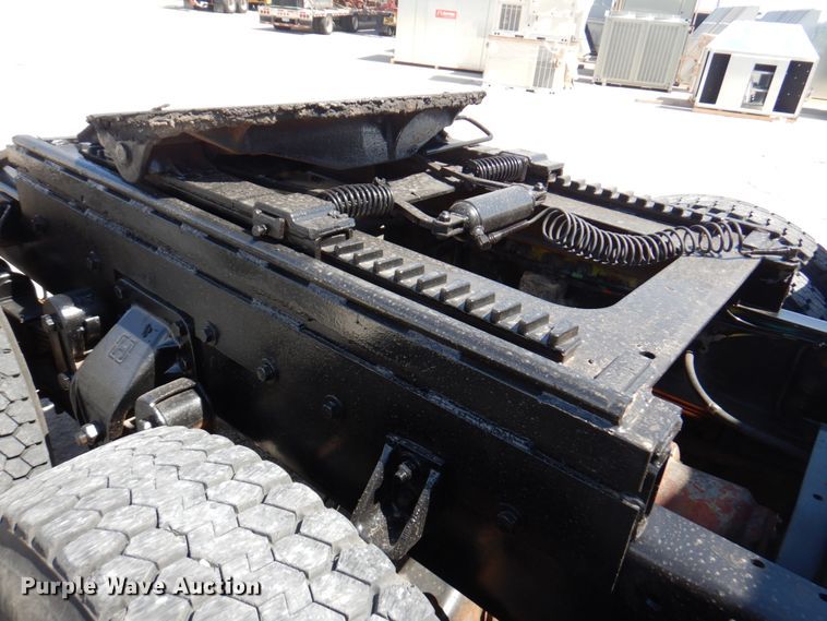 image for item DM6079 1988 Ford L9000  semi truck