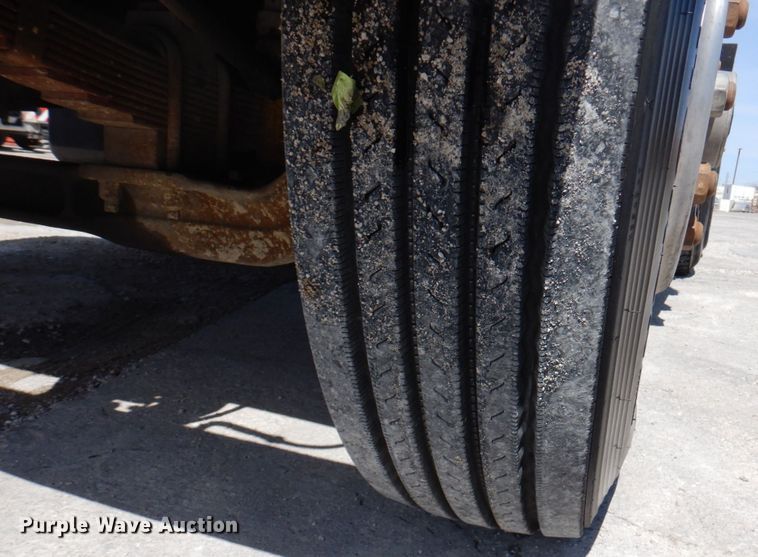 image for item DM6079 1988 Ford L9000  semi truck