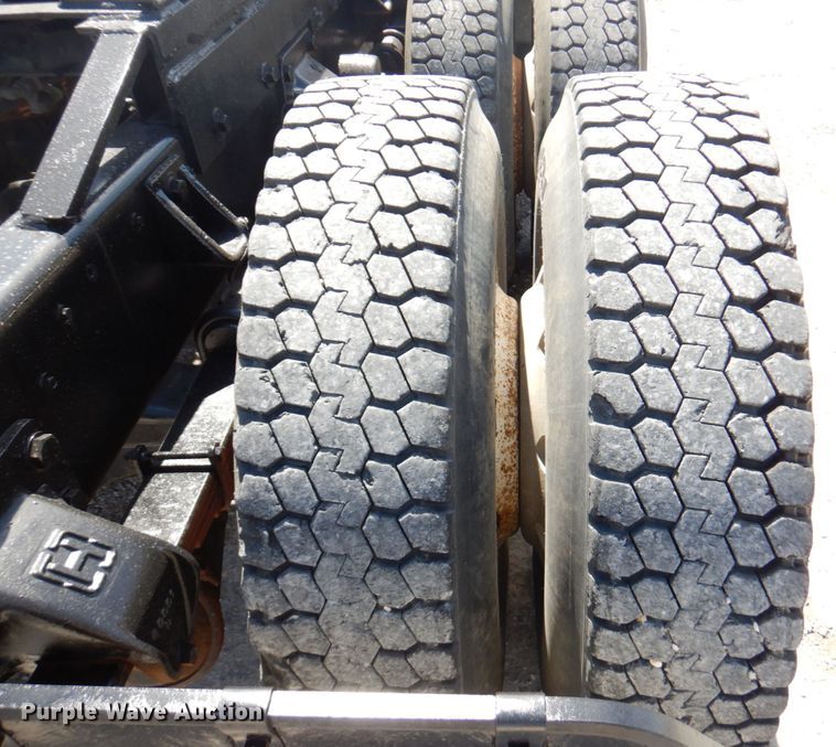 image for item DM6079 1988 Ford L9000  semi truck