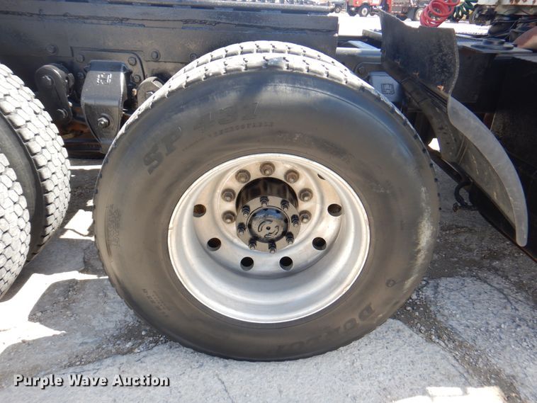 image for item DM6079 1988 Ford L9000  semi truck