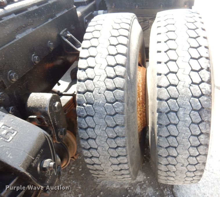 image for item DM6079 1988 Ford L9000  semi truck