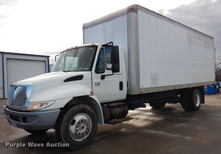 image for item DM7263 2007 International 4300  box truck