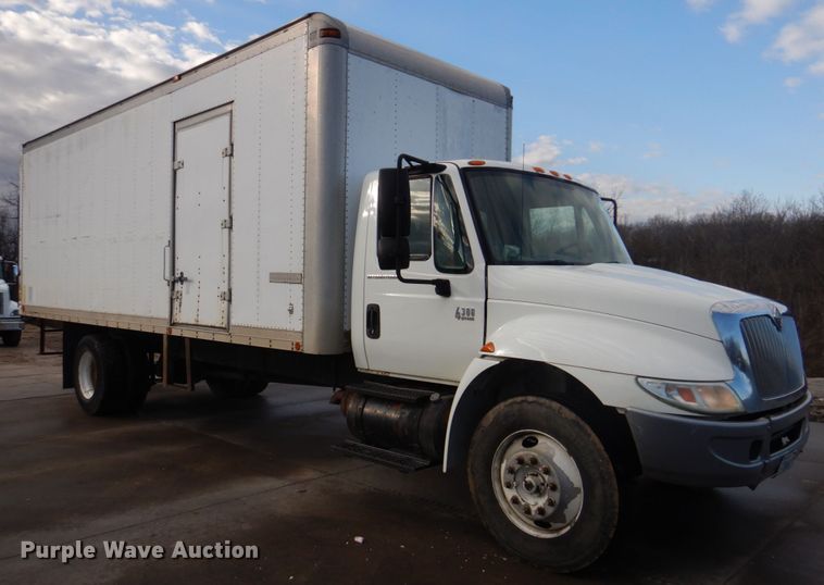 image for item DM7263 2007 International 4300  box truck