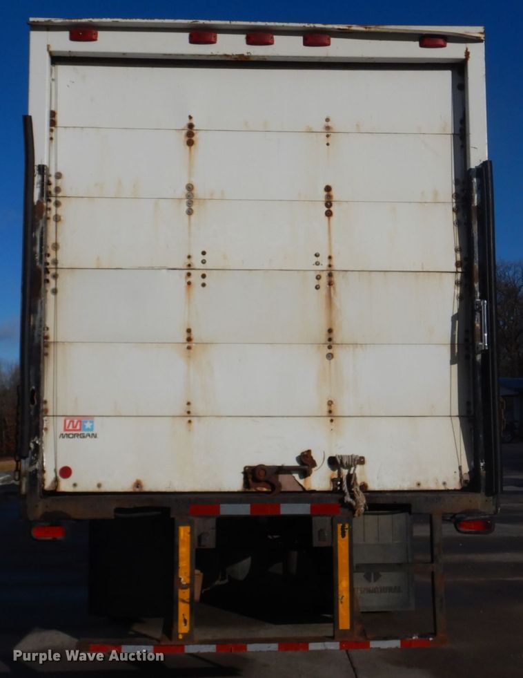image for item DM7263 2007 International 4300  box truck