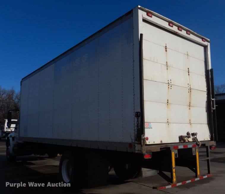 image for item DM7263 2007 International 4300  box truck