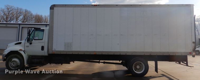image for item DM7263 2007 International 4300  box truck
