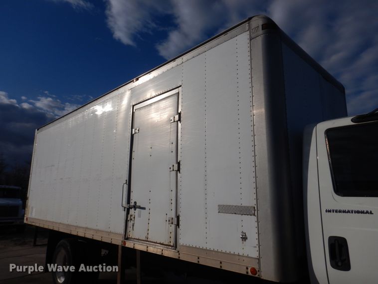 image for item DM7263 2007 International 4300  box truck