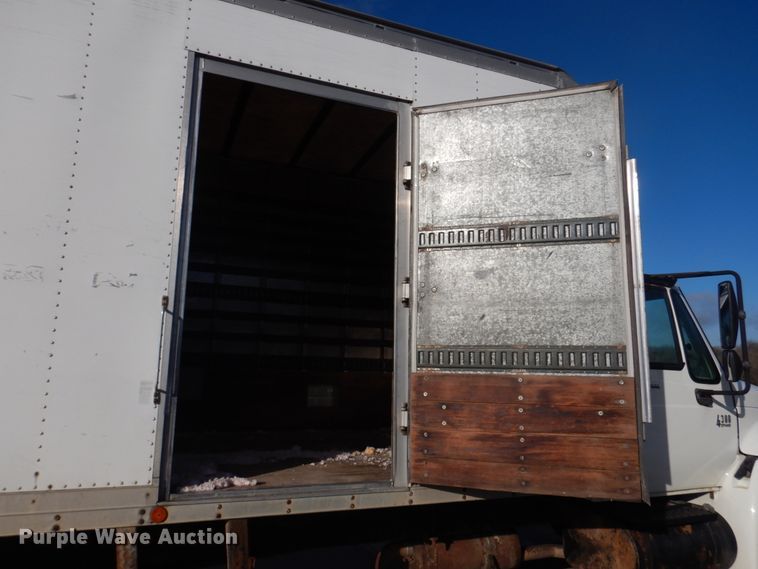 image for item DM7263 2007 International 4300  box truck