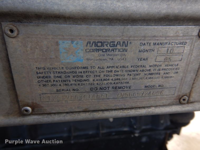 image for item DM7263 2007 International 4300  box truck