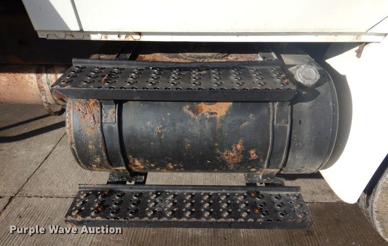 image for item DM7263 2007 International 4300  box truck