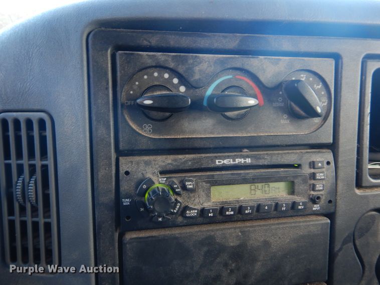 image for item DM7263 2007 International 4300  box truck